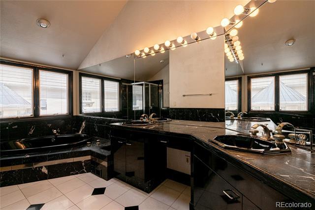 Building Photo - 541 Monroe St