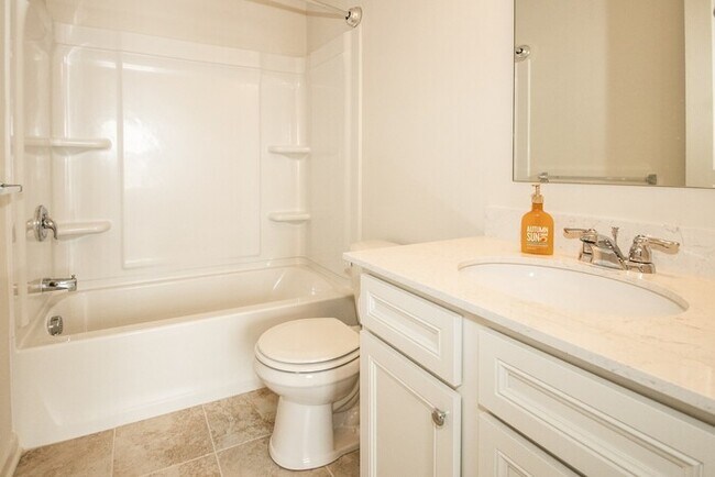 Building Photo - Gorgeous Westfield Home - 2800 sq ft and a...