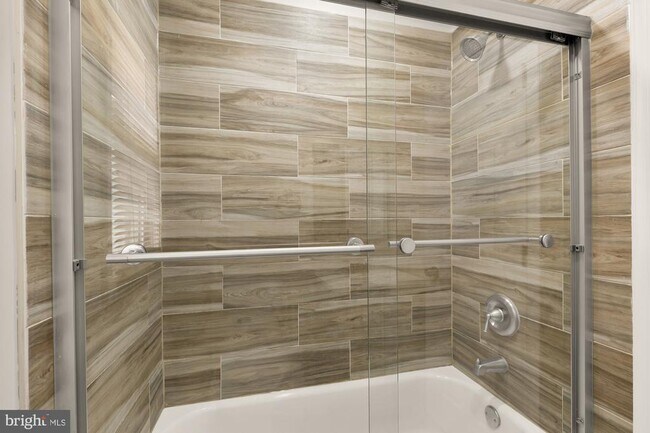 Building Photo - 4131 Hunt Pl NE