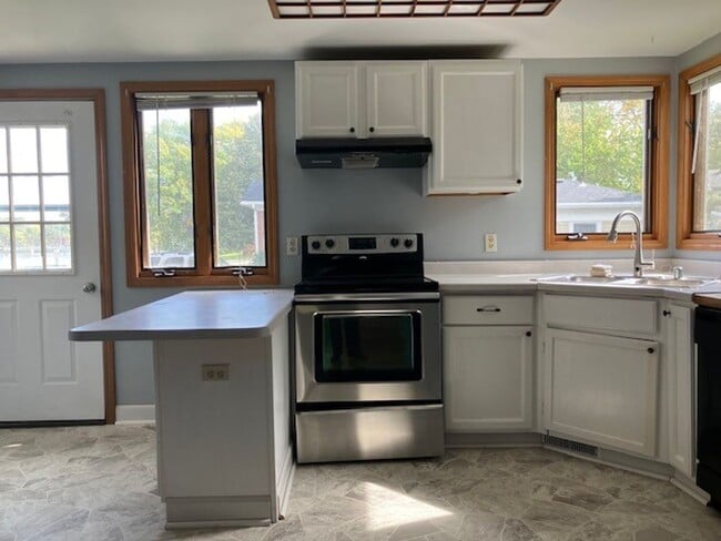 Building Photo - 507-509 W Chestnut