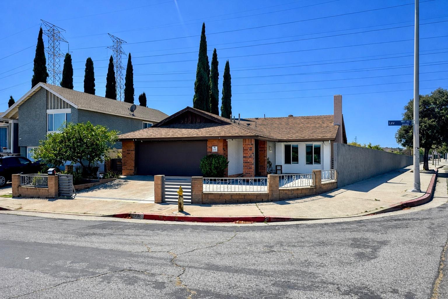 Building Photo - 11493 Lev Ave