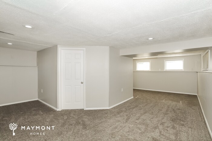 Building Photo - 1711 W Kemper Rd