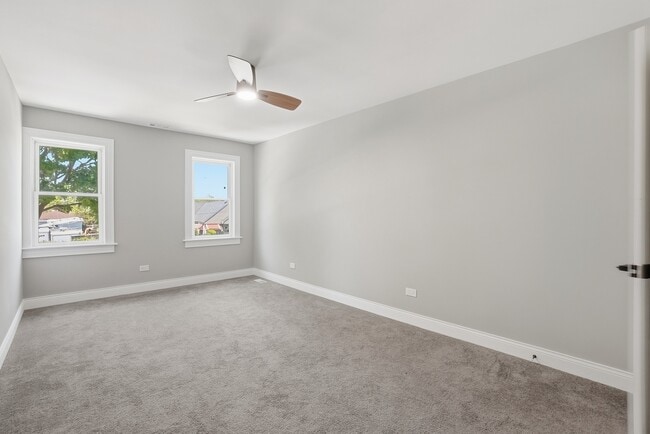 Building Photo - 4447 S Leamington Ave