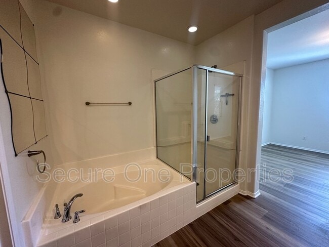 Building Photo - 3003 Shenandoah Dr