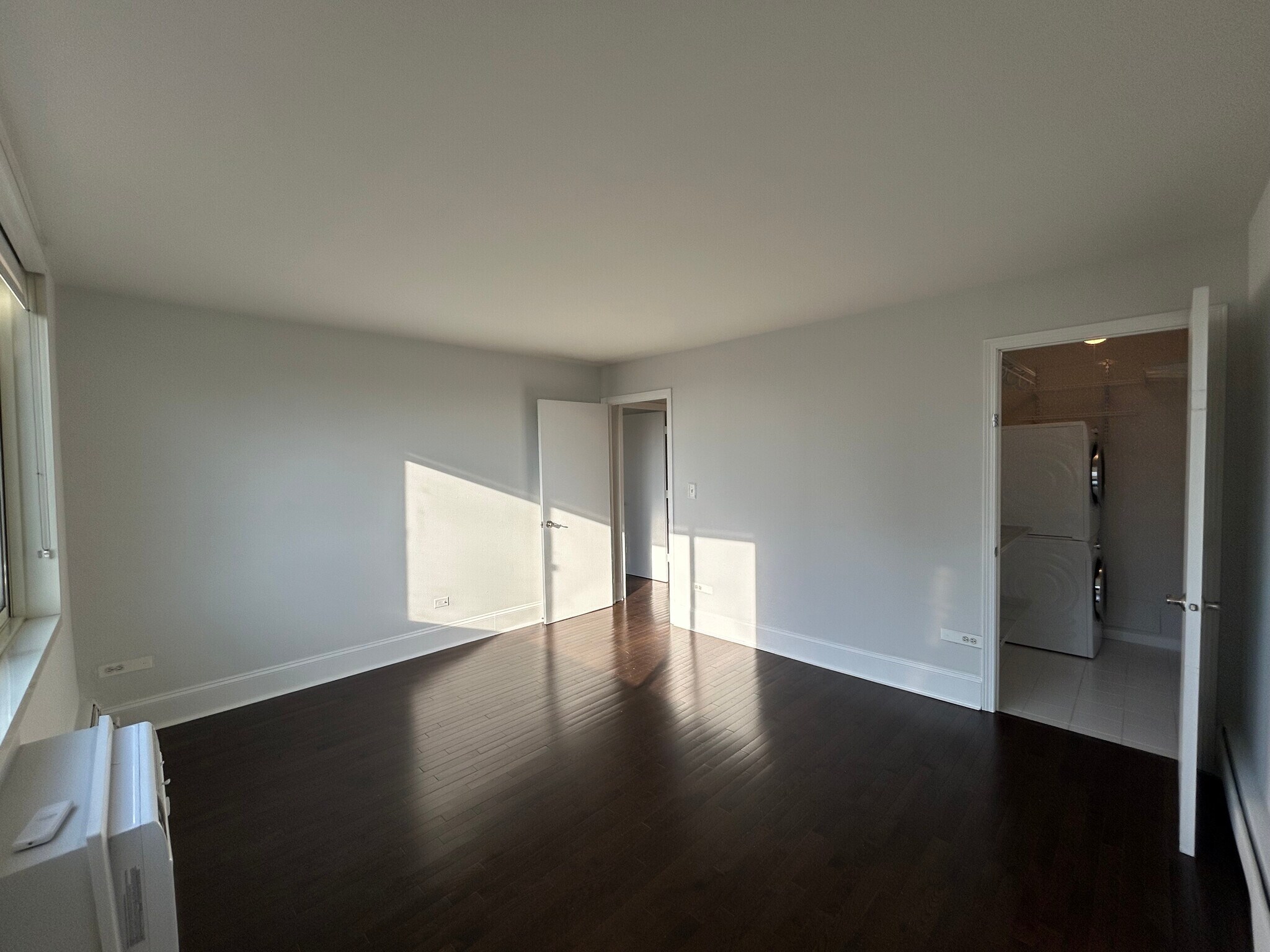 Building Photo - 1350 N Dearborn St