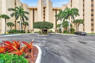 Building Photo - 7400 Radice Ct