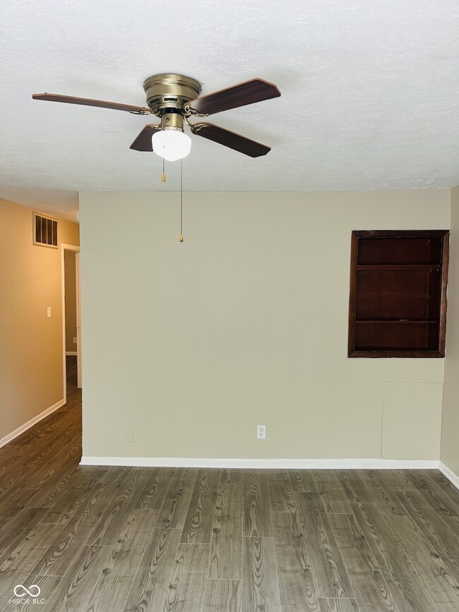 Building Photo - 1258 N Ridgeview Dr