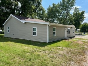 Building Photo - PRE-LEASING! Beautiful 3 Bedroom 2 Bath 2 Living Areas + Detached 1 Car Garage/ Workshop