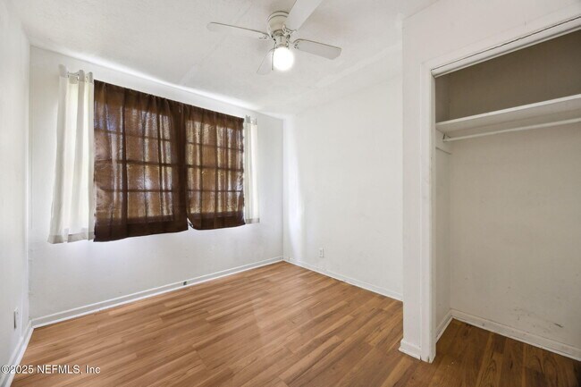 Building Photo - 253 Santa Barbara St