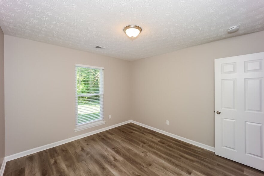 Building Photo - 6270 Beethoven Cir