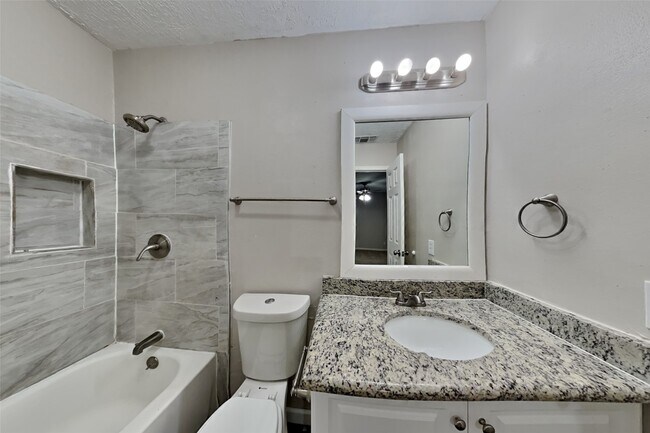 Building Photo - 11915 Fork Creek Dr