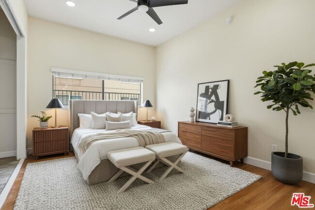 Building Photo - 1271 Stoner Ave