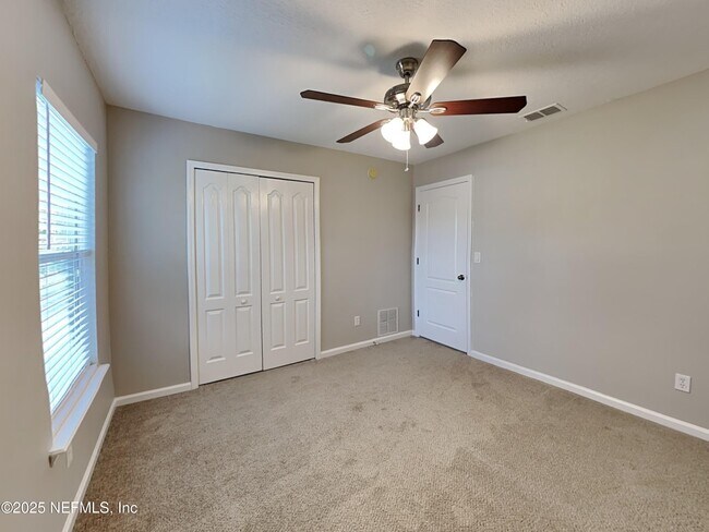 Building Photo - 10818 Birchard Ln