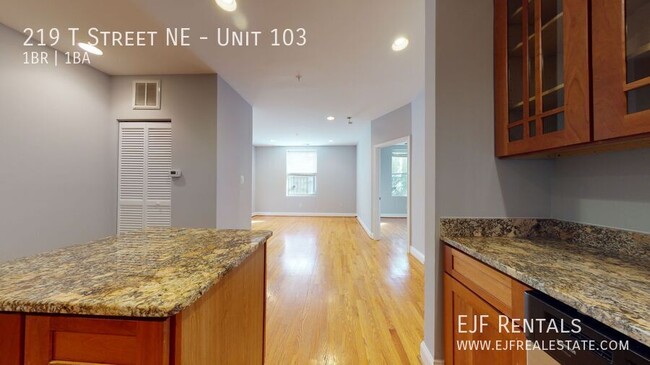 Building Photo - Modern 1 bedroom unit in Bloomingdale/Ecki...