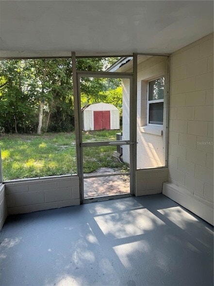 Building Photo - 930 Emerald Dr