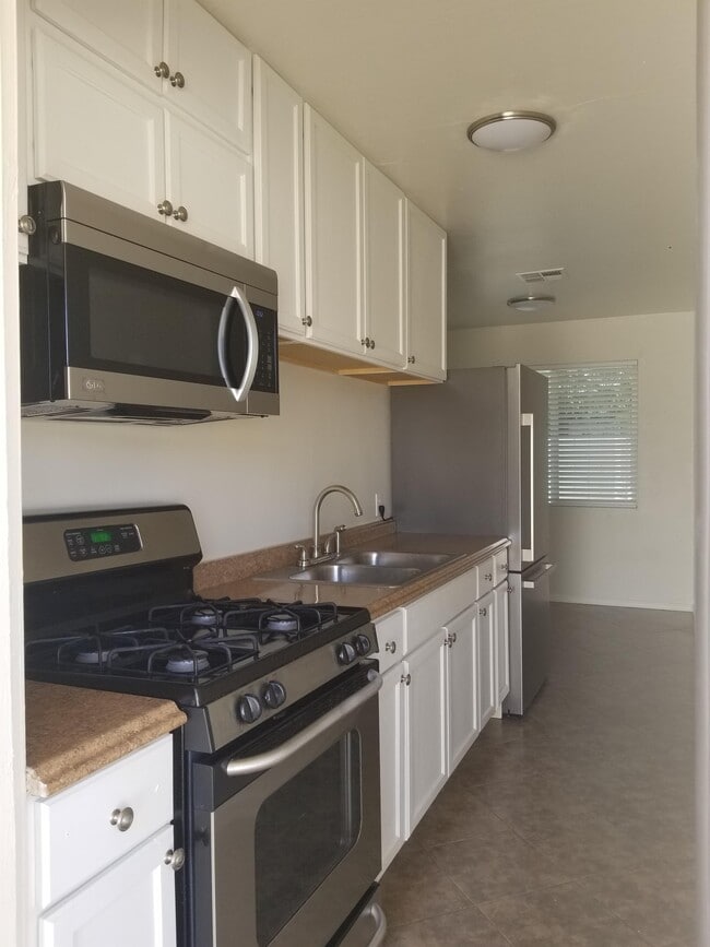 Building Photo - 2019 W Turney Ave