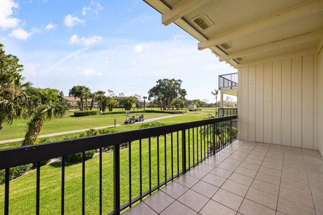 Building Photo - 9239 SE Riverfront Terrace