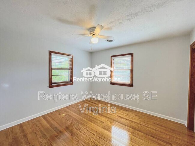 Building Photo - 712 Woodstock Rd