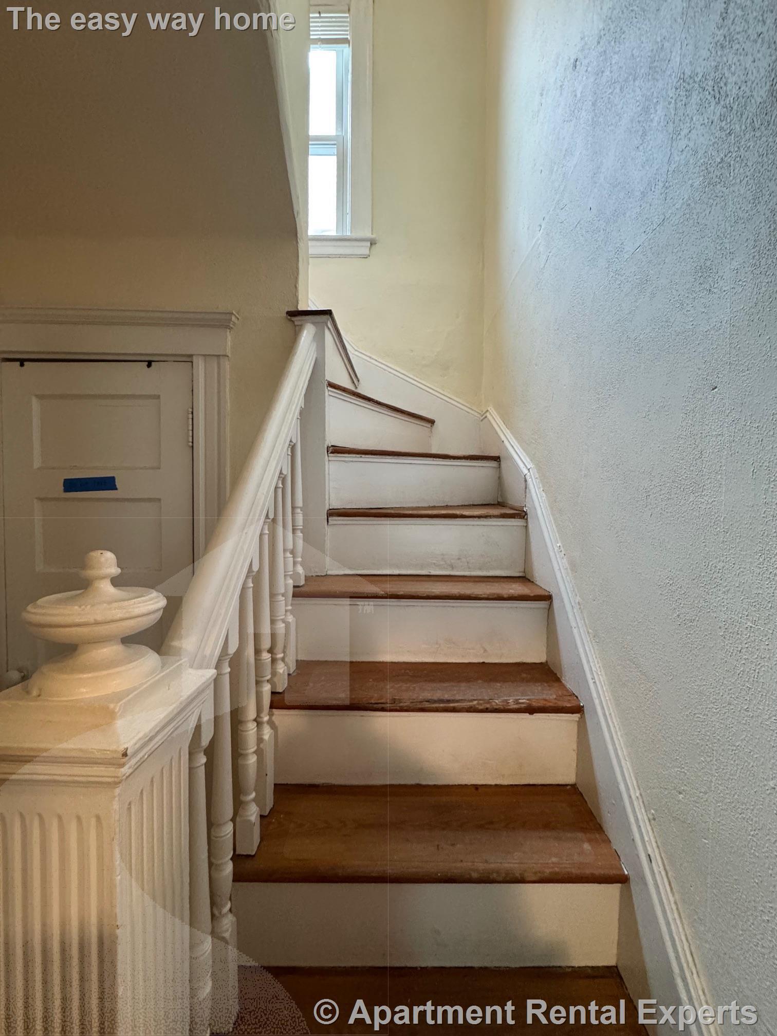 Building Photo - 22 Spencer Ave