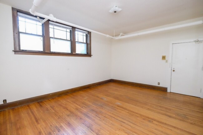 Building Photo - Pleasant Ave Apartments | 3521