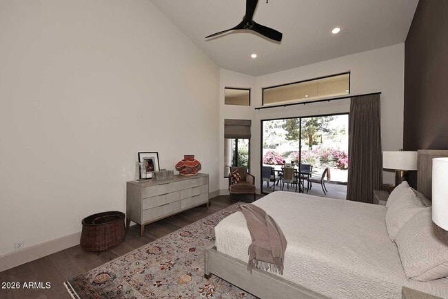 Building Photo - 8334 E Jenan Dr