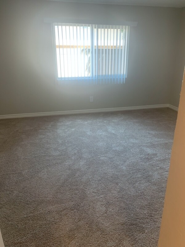 Building Photo - 7042 Fenway Dr