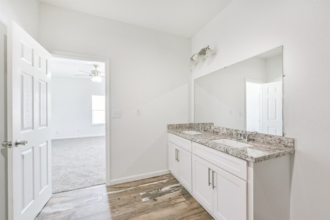 Building Photo - 4745 Wenda St