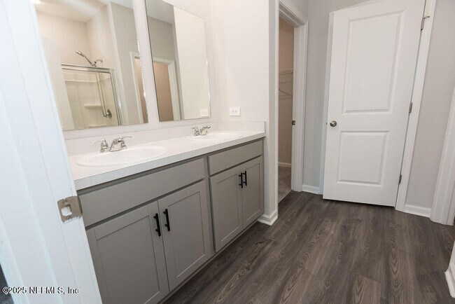 Building Photo - 14655 Macadamia Ln