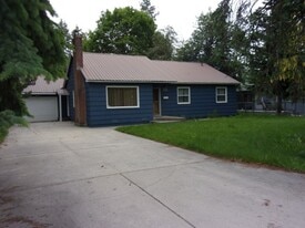 Building Photo - 1008 Church St