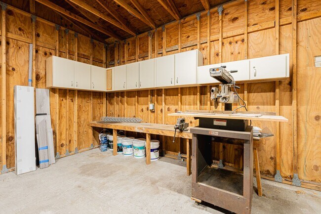 Building Photo - Stunning Remodeled 3-Bedroom Home in Prime...