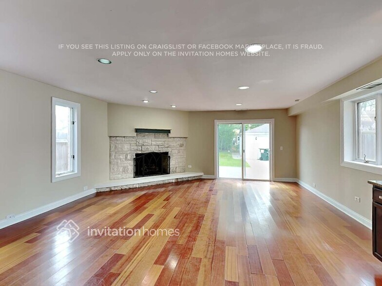 Building Photo - 2028 N 75th Ct