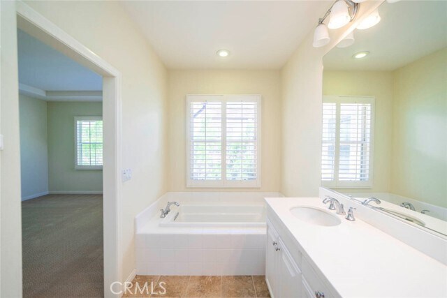 Building Photo - 33 Bromeliad
