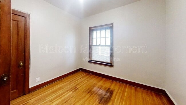 Building Photo - 100 Laburnam Crescent