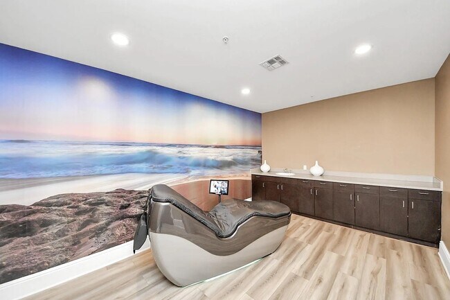 Building Photo - 5925 Almeda Rd