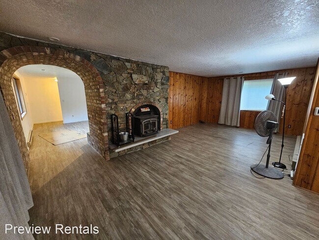 Building Photo - 3 br, 2 bath House - 8971 West Pressentine...