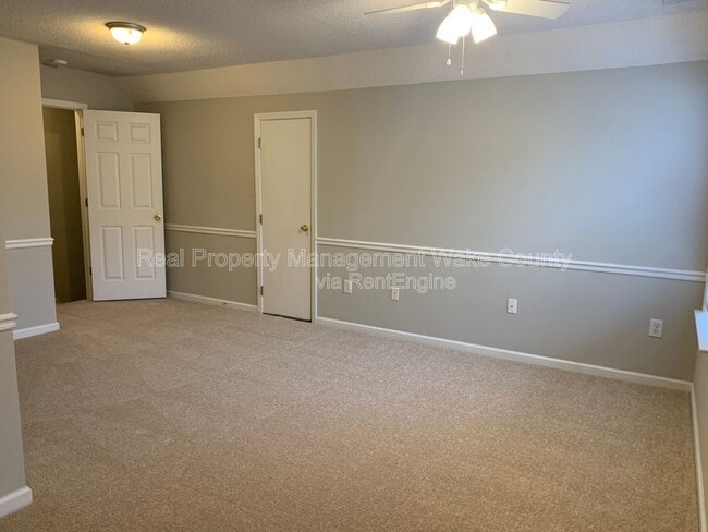 Building Photo - 400 Brierridge Dr