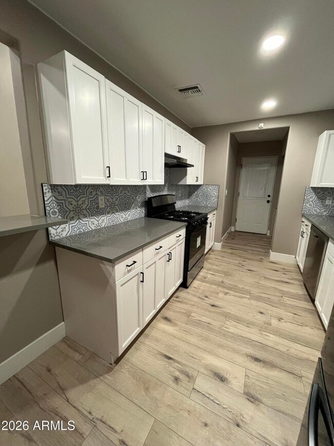 Building Photo - 1002 S Roosevelt St