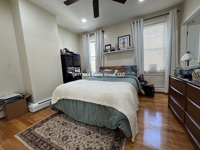 Primary Photo - Beautiful Brookline 1.5 bed available 9/1