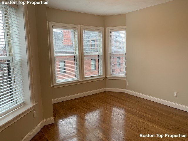 Building Photo - 537 Columbus Ave