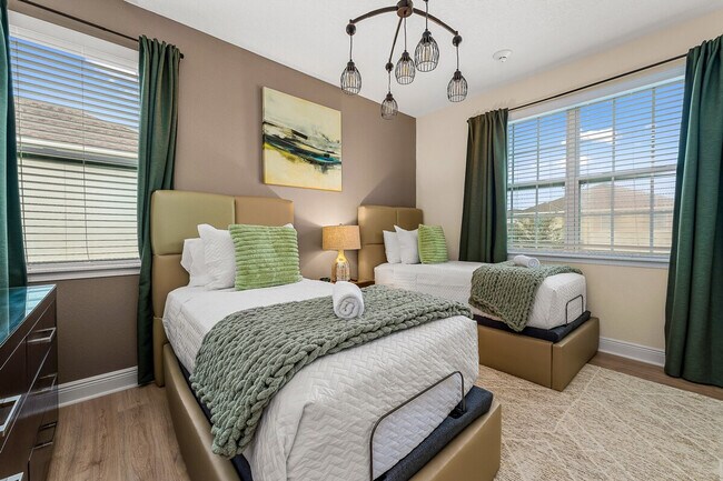 Building Photo - 421 Burma St