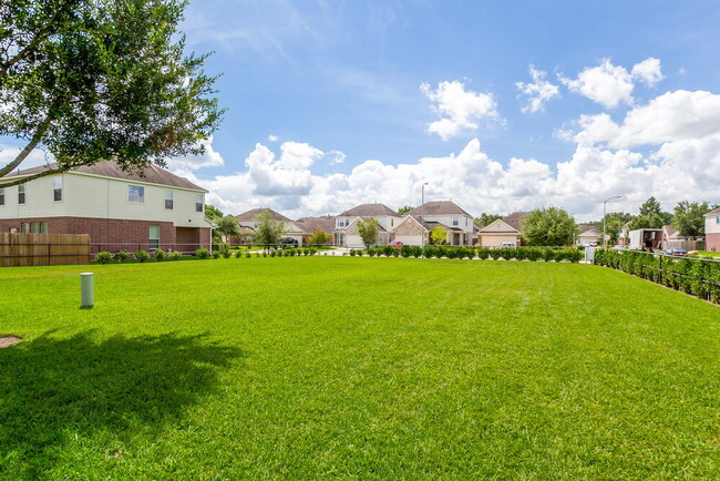 Building Photo - 12134 Carriage Oak Cir