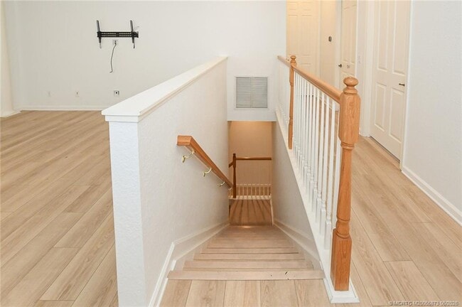 Building Photo - 2206 SW Cape Cod Dr