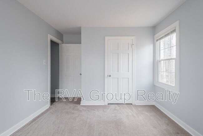 Building Photo - 1601 Lancashire Dr