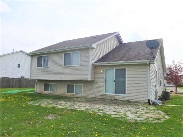 Building Photo - 5220 W Mulberry Ln