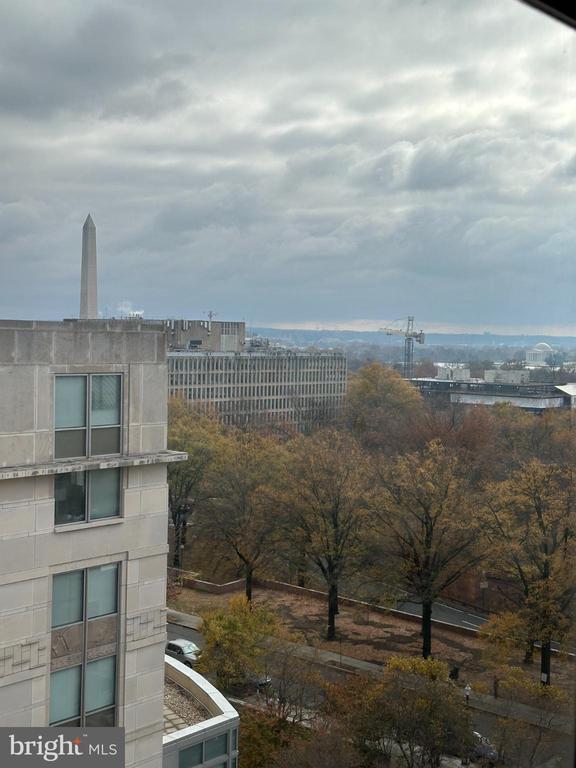 Building Photo - 522 21st St NW