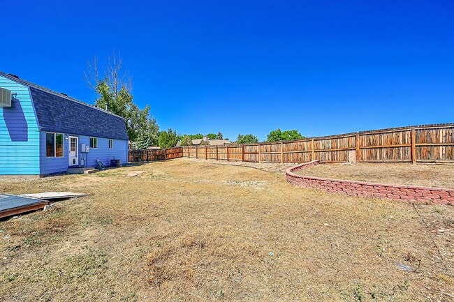 Building Photo - $2,495.00, 3 bed, 2 bath located in Westminster.