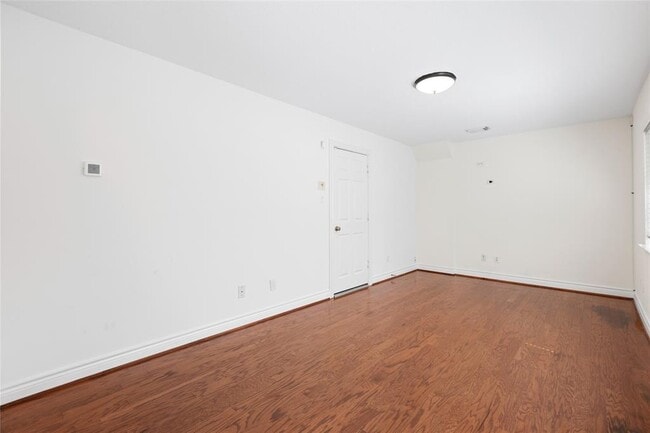 Building Photo - 1242 Prince St