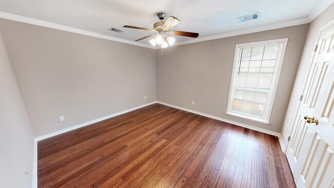 Building Photo - 1124 Carolina St