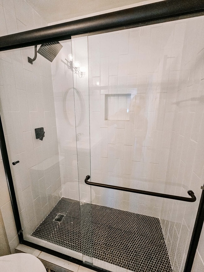 Building Photo - 3552 N Riverhaven Dr