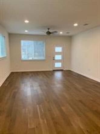 Building Photo - 6800 Menchaca Rd